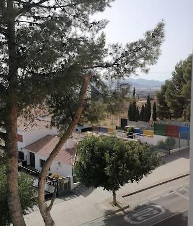 Views, Family & Private Parking In Alto Albayzin Apartment Granada Exterior photo